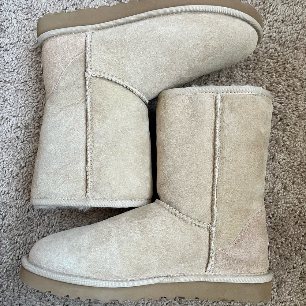 UGG Classic Short Boots Sand size 7